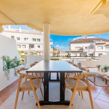 Senorio De Aloha 3 Bedroom Duplex Within Walking Distance To Puerto Banus * 马尔韦利亚
