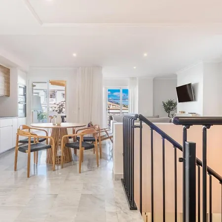 Апартаменты Senorio De Aloha 3 Bedroom Duplex Within Walking Distance To Puerto Banus