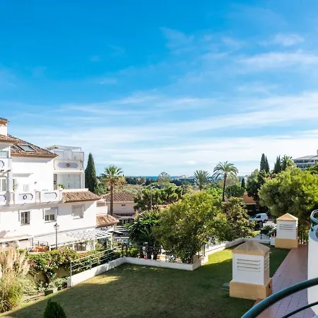 Senorio De Aloha 3 Bedroom Duplex Within Walking Distance To Puerto Banus *
