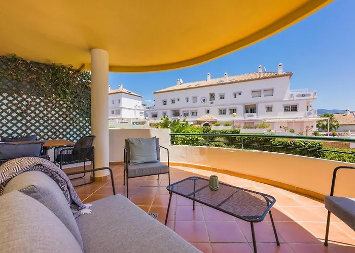 Senorio De Aloha 3 Bedroom Duplex Within Walking Distance To Puerto Banus דירה *