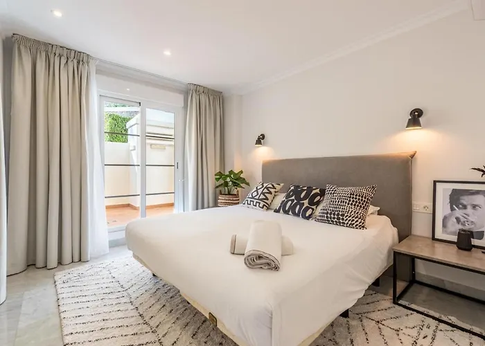 Senorio De Aloha 3 Bedroom Duplex Within Walking Distance To Puerto Banus דירה *