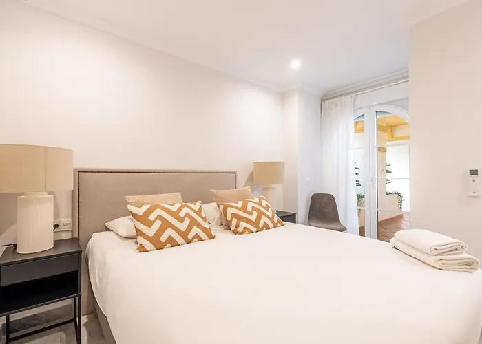 Senorio De Aloha 3 Bedroom Duplex Within Walking Distance To Puerto Banus דירה