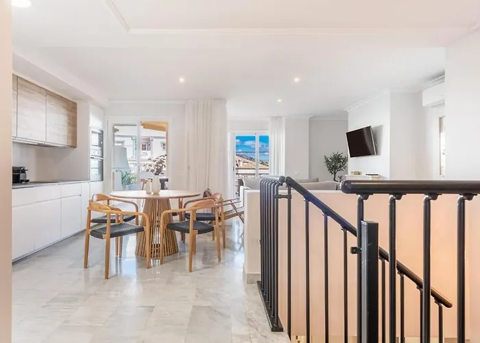 דירה Senorio De Aloha 3 Bedroom Duplex Within Walking Distance To Puerto Banus