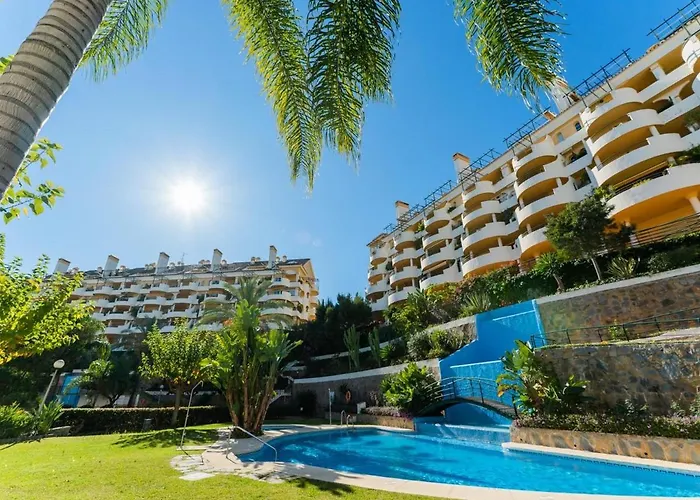 Senorio De Aloha 3 Bedroom Duplex Within Walking Distance To Puerto Banus דירה